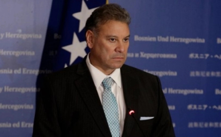 Eskobar poručio da političari korupciju kriju iza pojma “nacionalni interes”