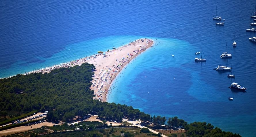 Evo koliko hrane, pića, cigareta i alkohola smijete unijeti u Hrvatsku i Crnu Goru