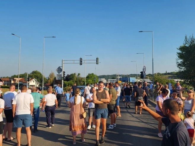 Građani Dragočaja mirnim protestom izrazili nezadovoljstvo vodosnabdijevanjem