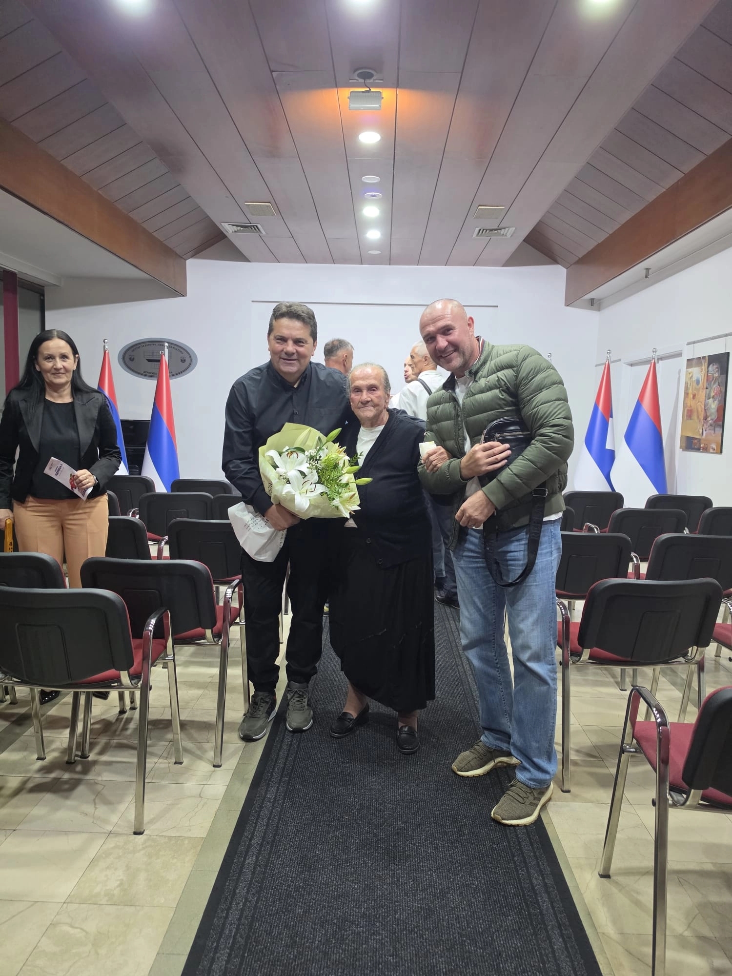 I stari i mladi na tribini US u Derventi: Stevandić poručio da stranka ima superioran nacionalni i ekonomski program
