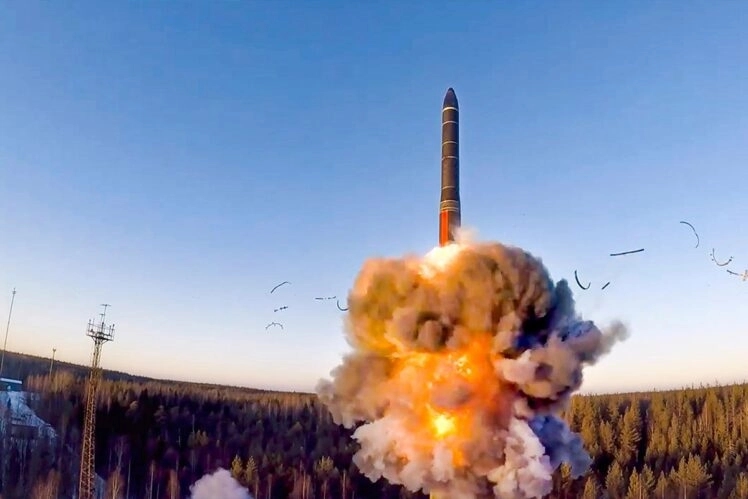 Iran gađa Izrael, Teheran pod udarima – prijeti širi rat i nova kriza