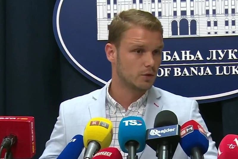 Isplata pomoći medicinarima i porodiljama: Stanivuković poziva Đajića na dogovor, Ilić mu odgovorio