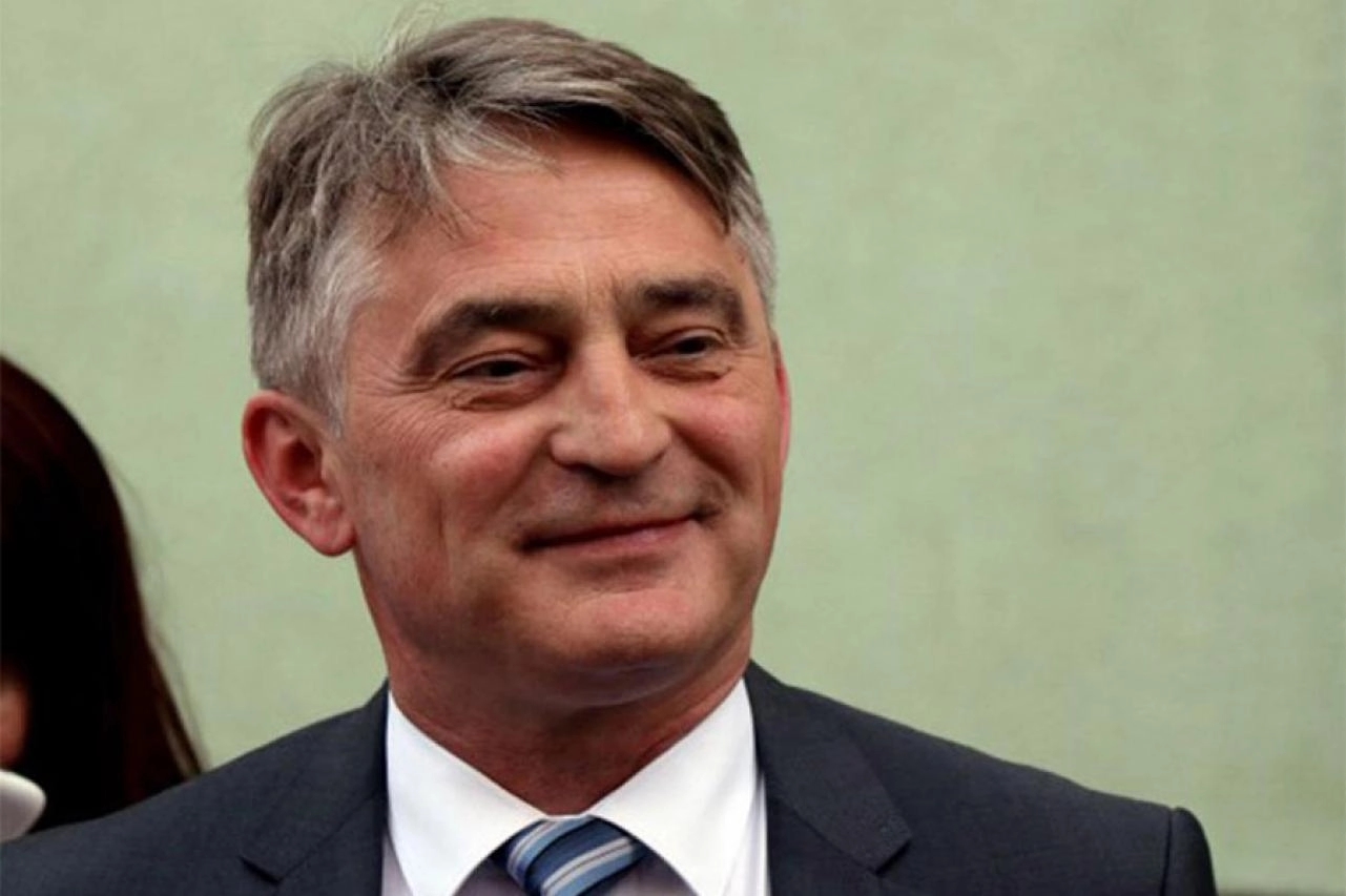 Komšić: Između toga da odstupi ili postupi Schmidt izabrao drugo, ali to nije dovoljno