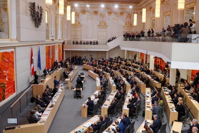 Konačna odluka parlamenta: U Austriji će vakcinacija biti obavezna