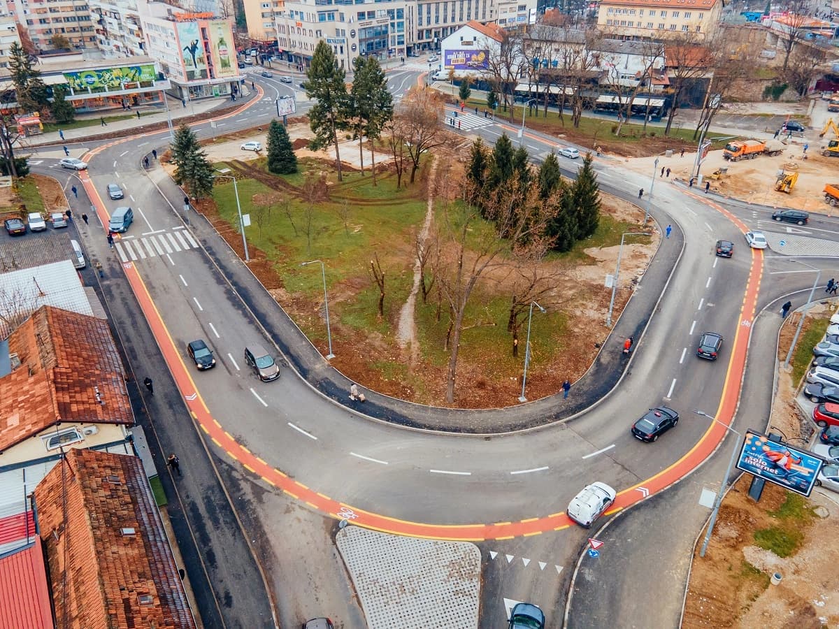 Konfliktnih tačaka četiri puta manje uz kružne tokove, ali bez pasarele problem ostaje