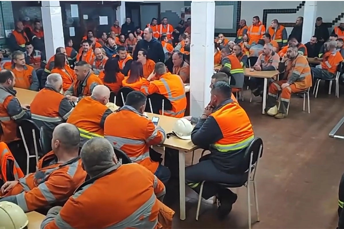 Masovni protest glađu u rudniku “Nova Ljubija”, radnici prenoćili u firmi (VIDEO)