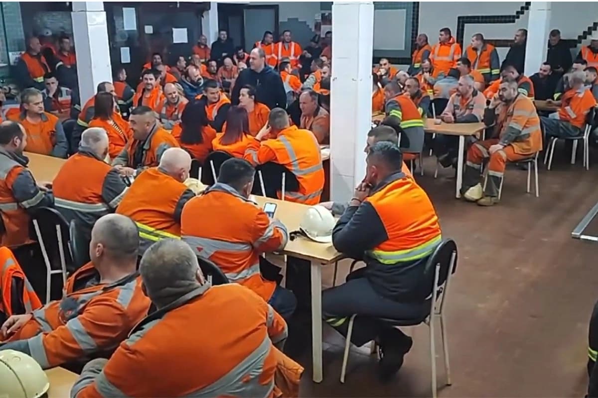 Masovni protest glađu u rudniku “Nova Ljubija”, radnici prenoćili u firmi (VIDEO)
