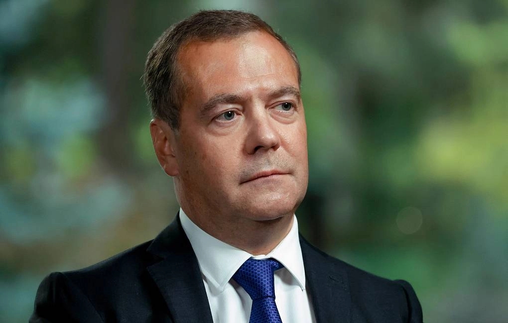 Medvedev: NATO ostaje neprijateljski blok koji se širi
