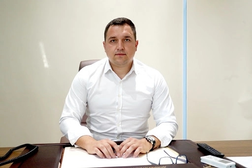 Ministar Lučić galantan na novčaniku, čak i cehove sa stranačkim kolegama plaća iz državne kase