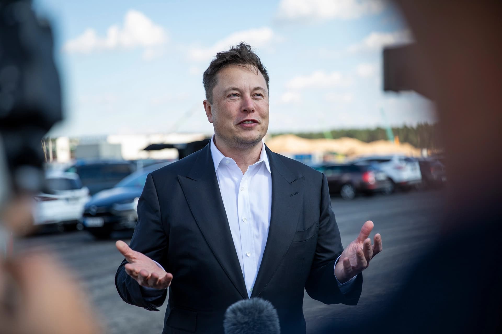 Musk napao Sančeza zbog migrantske krize u Ceuti: Španiji prijeti finansijski slom