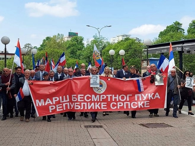 Obilježavanje Dana pobjede nad fašizmom u Banjaluci, marš “Besmrtnog puka” i polaganje vijenaca