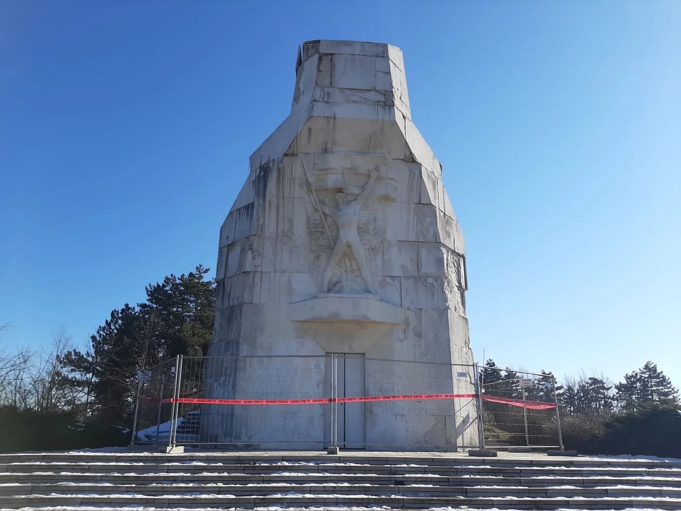 Obnova partizanskog spomenika na Banj brdu košta 1,3 miliona KM, ali to nije jedini problem