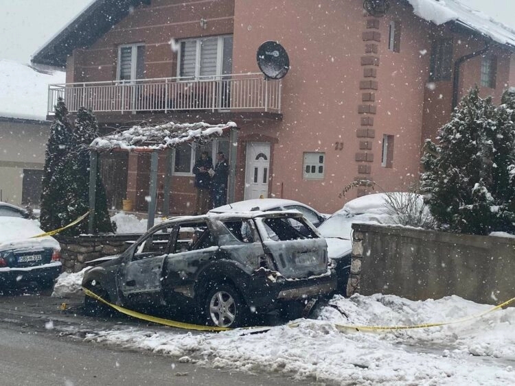 Oglasila se policija nakon zapaljenog auta člana DNS-a