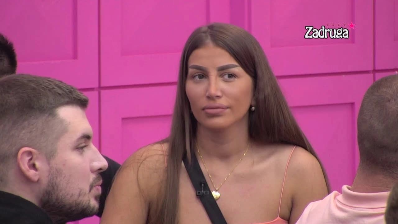 ONA JE BILA U CENTRU SVIH ZBIVANJA! Dalila stavila Nevenu na STUB SRAMA zbog ponašanja na žurki, zadrugari saznali za njen POLJUBAC sa Matorom, flert sa Gastozom i NABACIVANJE Mateji!