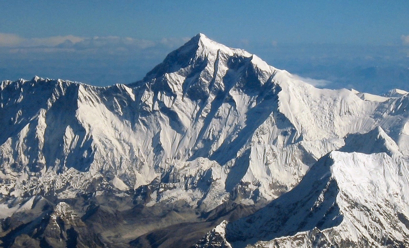 Opasna misija na Mont Everestu: Vraćaju tijelo alpiniste koje leži zamrznuto 30 godina