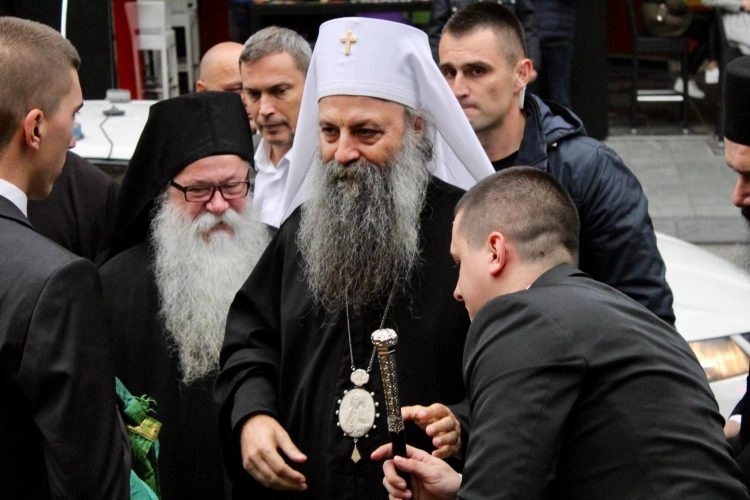 Patrijarh Porfirije stigao u Sarajevo, dočekali ga građani i mitropolit dabrobosanski Hrizostom