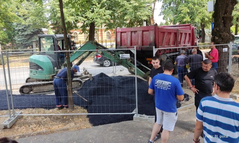 Pauk odvezao Vukanovićev Volvo, počelo asfaltiranje