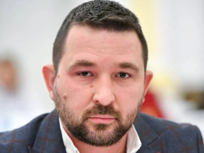 Pećanac se oglasio nakon posjete Karićeve: Srbi neće dopustiti da im drugi pišu istoriju