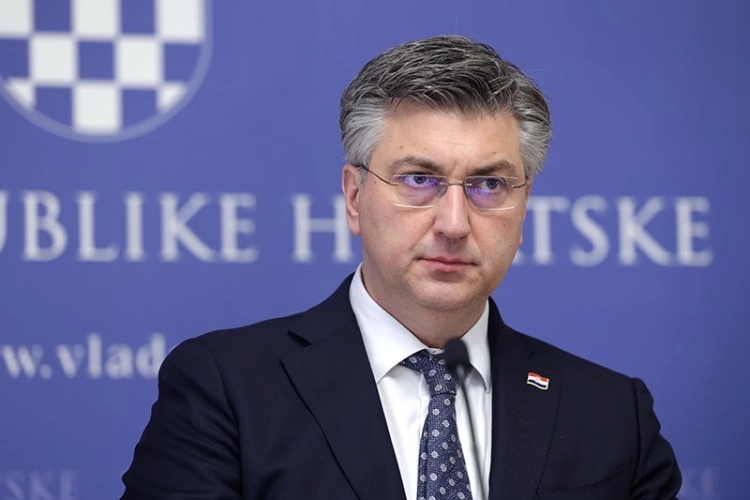 Plenković: Gužva na granici sa Crnom Gorom uglavnom zbog albanskih državljana