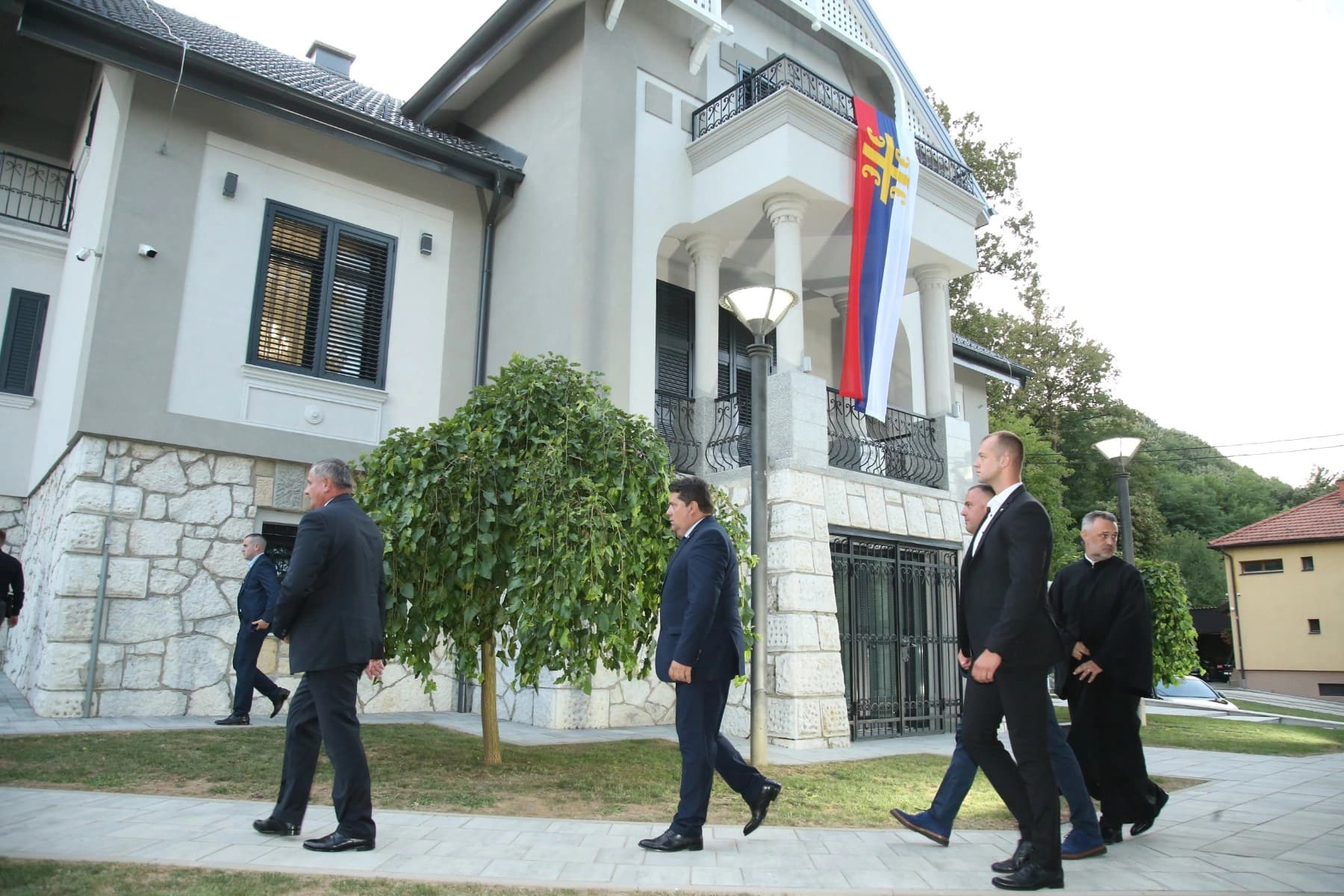 Počeo sastanak patrijarha sa republičkim vlastima i liderima političkih stranaka