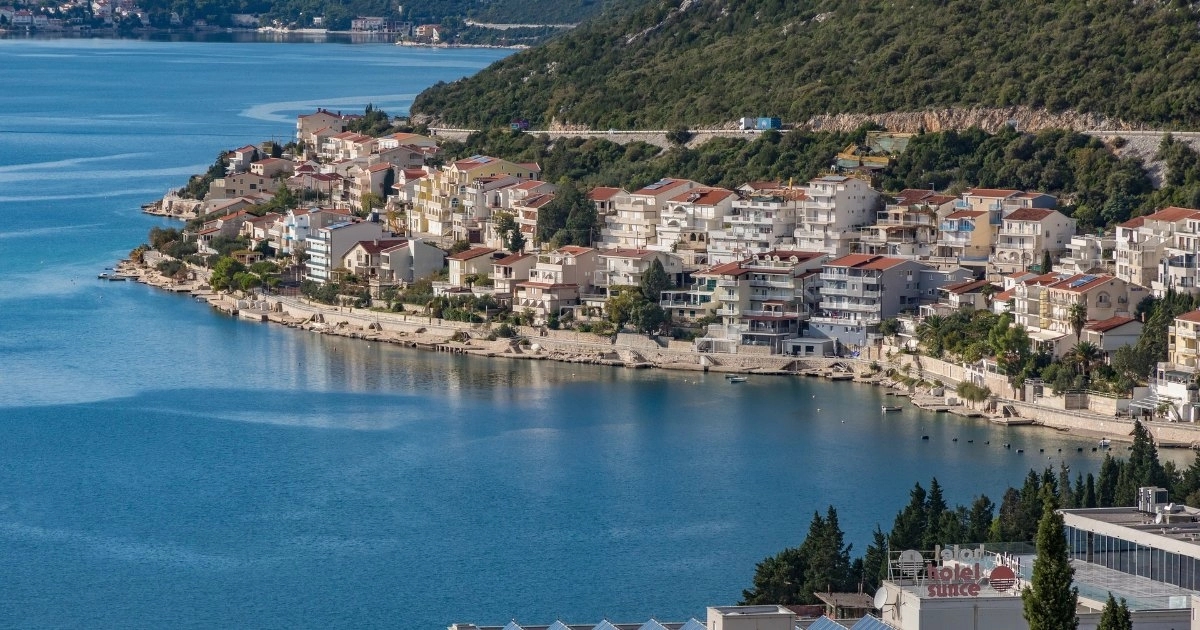 Pojačana inspekcija: Pod lupom hoteli, kafići i iznajmljivanje ležaljki na plaži