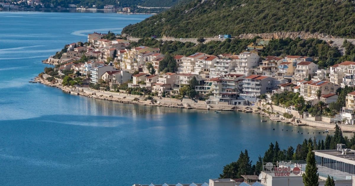 Pojačana inspekcija: Pod lupom hoteli, kafići i iznajmljivanje ležaljki na plaži
