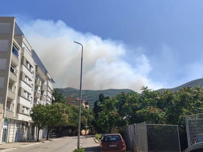 Požar kod Trebinja prijeti da se spusti niz obronke prema gradskim naseljima