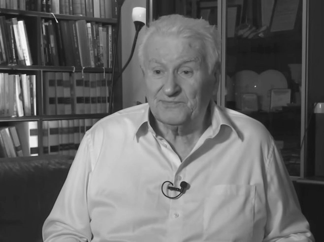 Preminuo Dragoljub Mićunović
