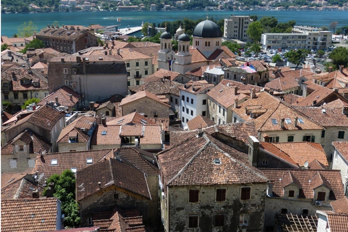 Preminuo student iz Republike Srpske koji je pao s četvrtog sprata studentskog doma u Kotoru