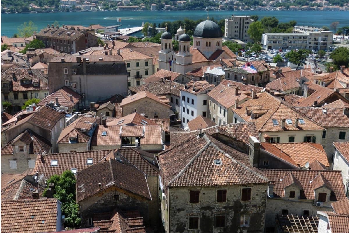 Preminuo student iz Republike Srpske koji je pao s četvrtog sprata studentskog doma u Kotoru