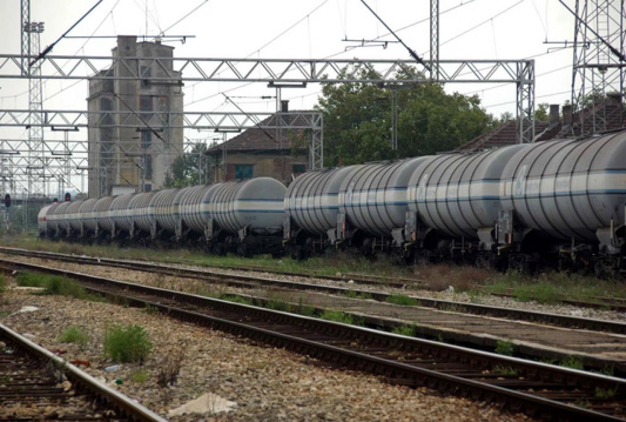 Prevoz nafte željeznicama donio bi višestruke efekte državi, ali bi usporio transport