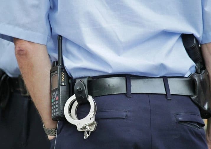 Prijetili pištoljima i otimali novac i telefone, policija ih pronašla u Ključu
