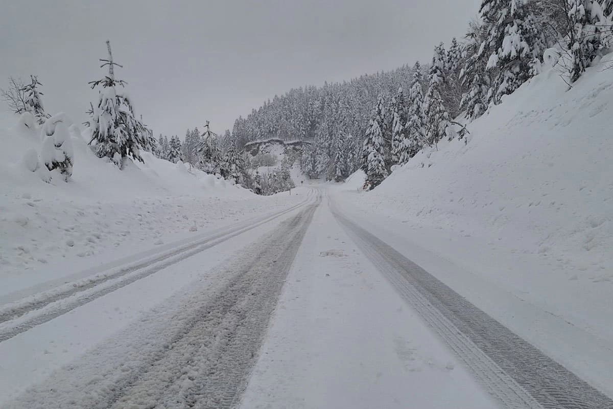 Put Banjaluka-Teslić: Na Borju metar snijega, prognoze predviđaju i do dva