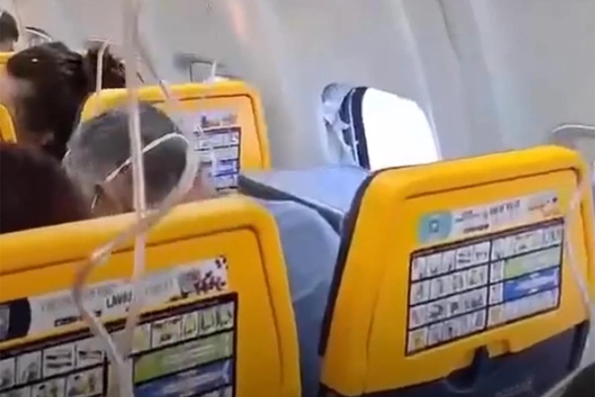Putnici u posljednjem trenutku spasili Srbina: “Glava mu je bila van aviona” (VIDEO)