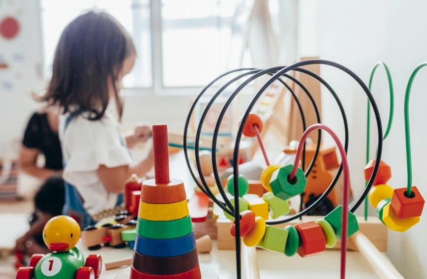 Roditelji pisali Karanu: Obezbijediti produženi boravak za svu djecu