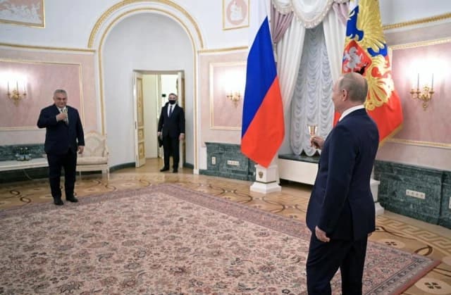 Sada vole Ruse?