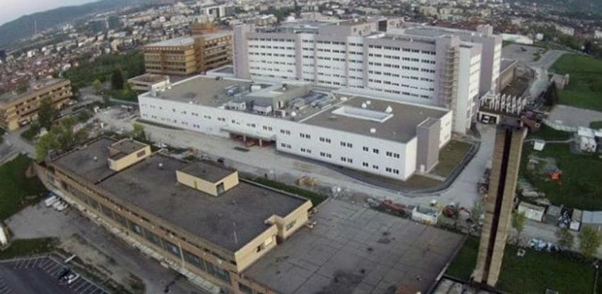 Šest odraslih i dijete završili u UKC-u