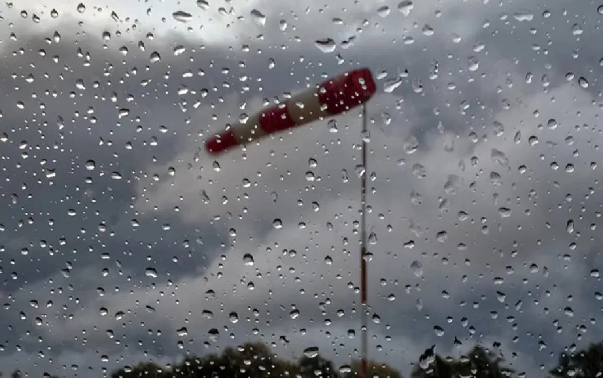 Slovenija: Olujni vjetar obarao drveće, tornado oštetio 15 objekata