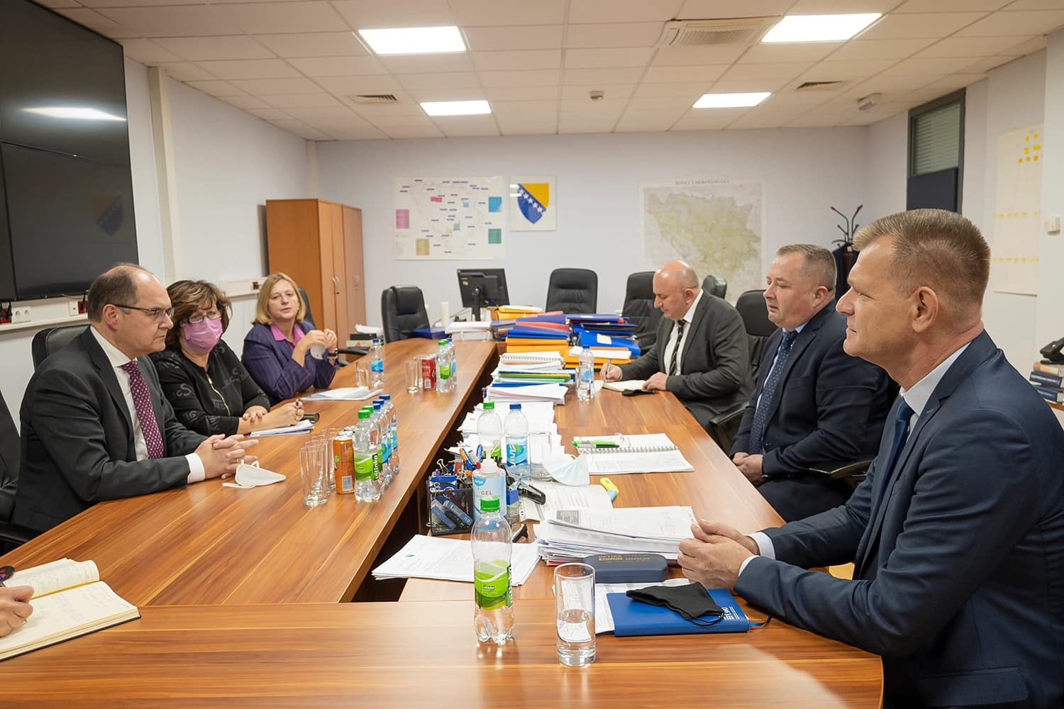 Šmit nakon posjete institucijama BiH u Banjaluci “Bez njih bi građanima bili uskraćeni dokumenti, lijekovi i prekinuti finansijski tokovi”