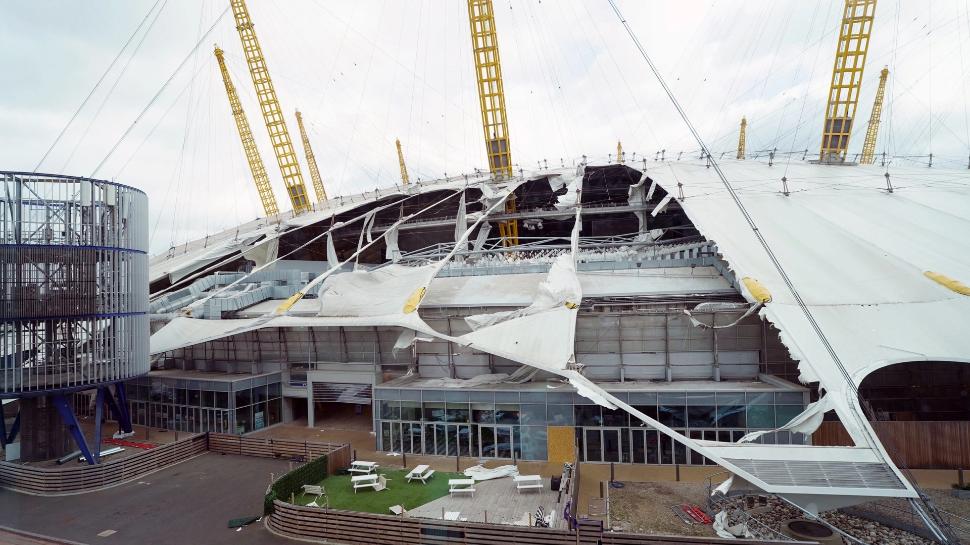 Snažna oluja pogodila dijelove zapadne i sjeverne Evrope, milioni ljudi ugroženi