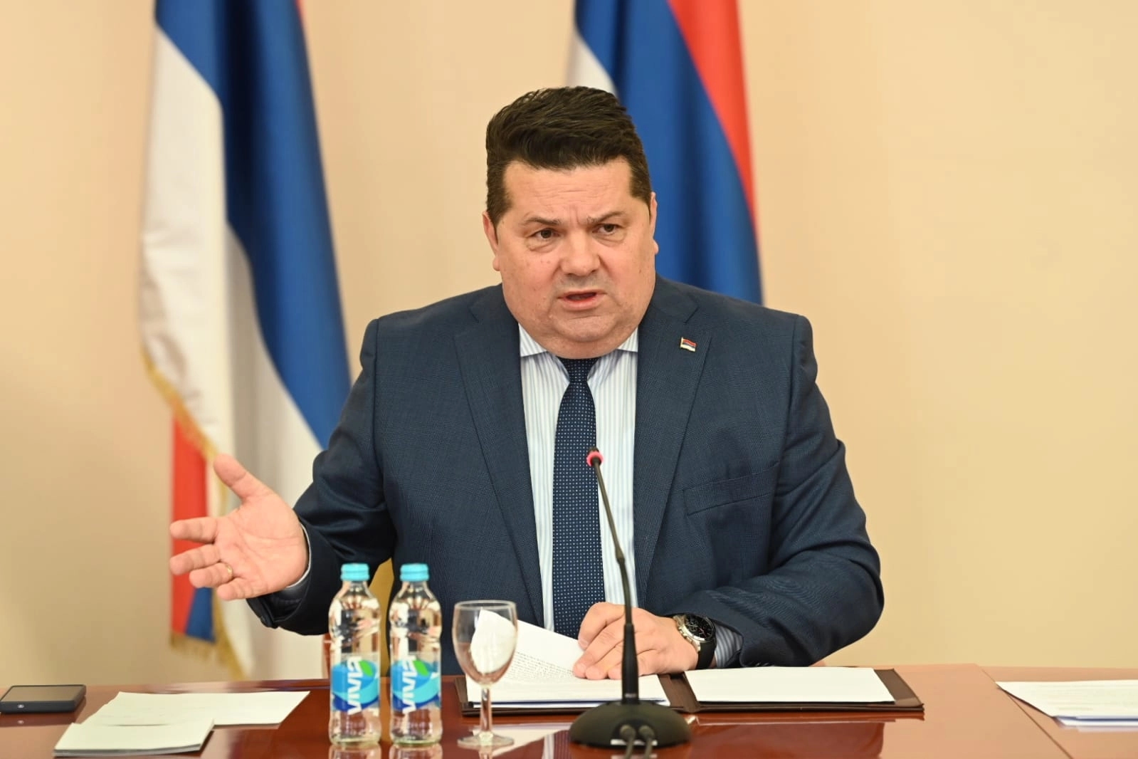 Stevandić: Helez isijava mržnju prema Srbima, a posebno prema predsjedniku Srbije