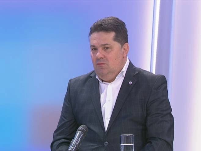 Stevandić: Potrebno je ograničiti cijenu goriva na neki drugi način