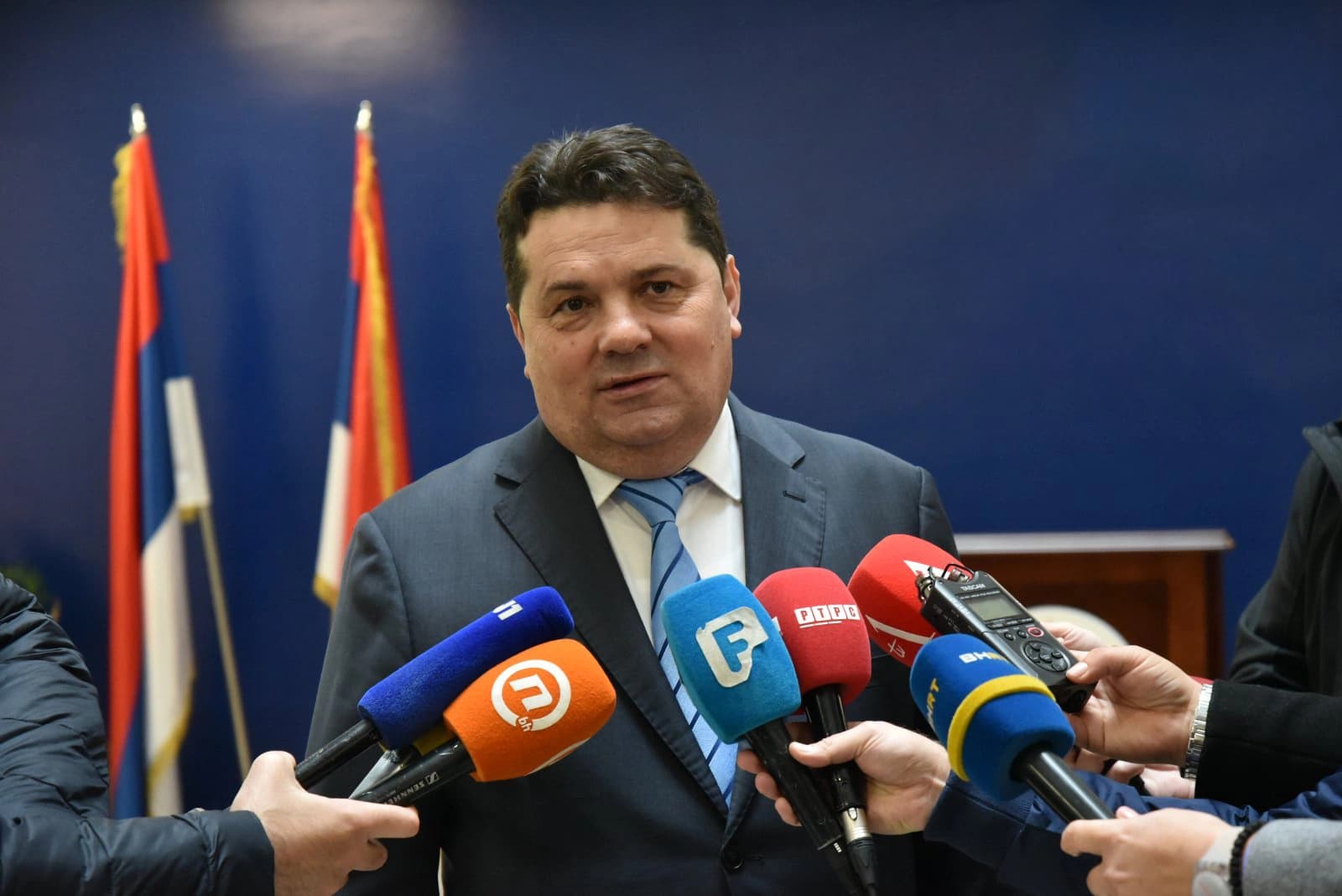 Stevandić zadovoljan inicijativom njemačkih poslanika “Konačno prijedlog da Šmit ode iz BiH”