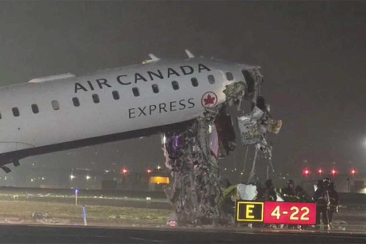 Sudar aviona i auta na pisti, ima povrijeđenih (VIDEO)