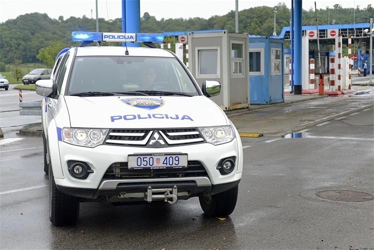 Sudar cisterne i automobila na auto-putu u Hrvatskoj: Kilometarske kolone