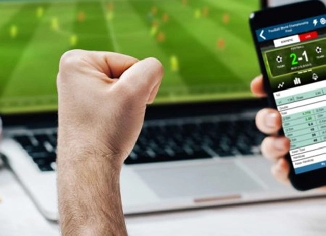 Supružnici i sugrađanin osumnjičeni da su lažnim dojavama zgrnuli 460.000 KM