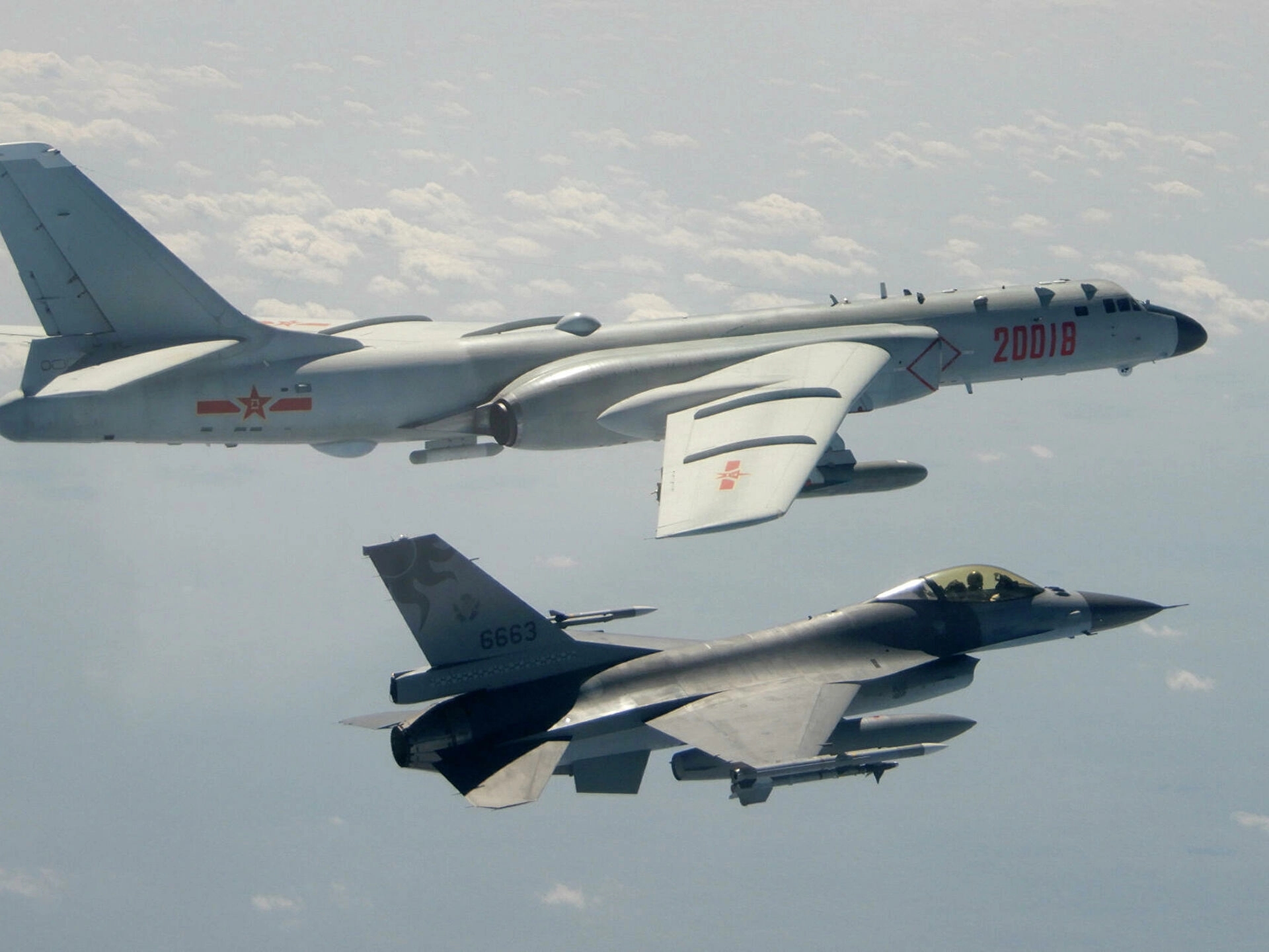 Tajvan podigao borbene avione nakon preleta kineske flote u kojoj je bio i bombarder