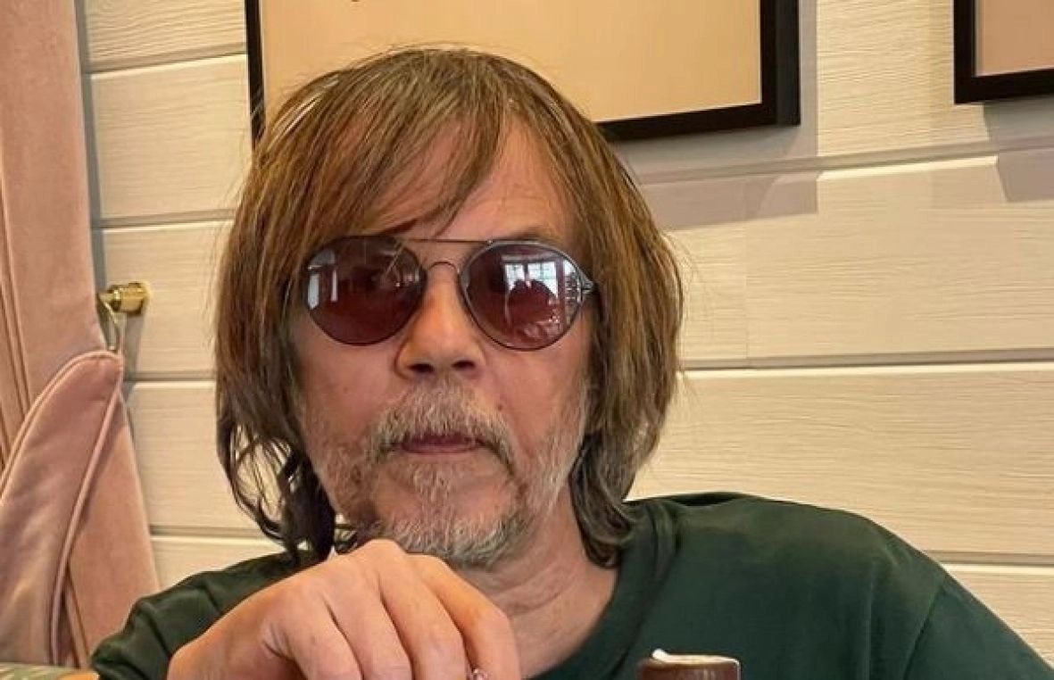 ‘TEŠKA SELJANA, OVO NE MOGU DA SLUŠAM’ Žika Todorović usred emisije isprozivao Elenu Kitić i njenu novu pesmu: Ovo je GROZNO