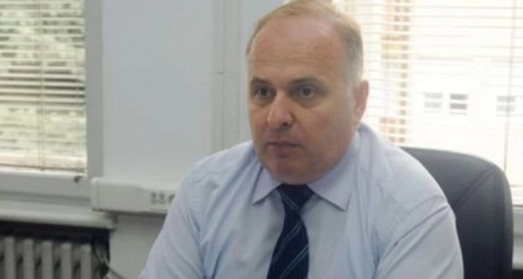 Tvrdite da vakcina ima, a građani moraju ići u Srbiju!