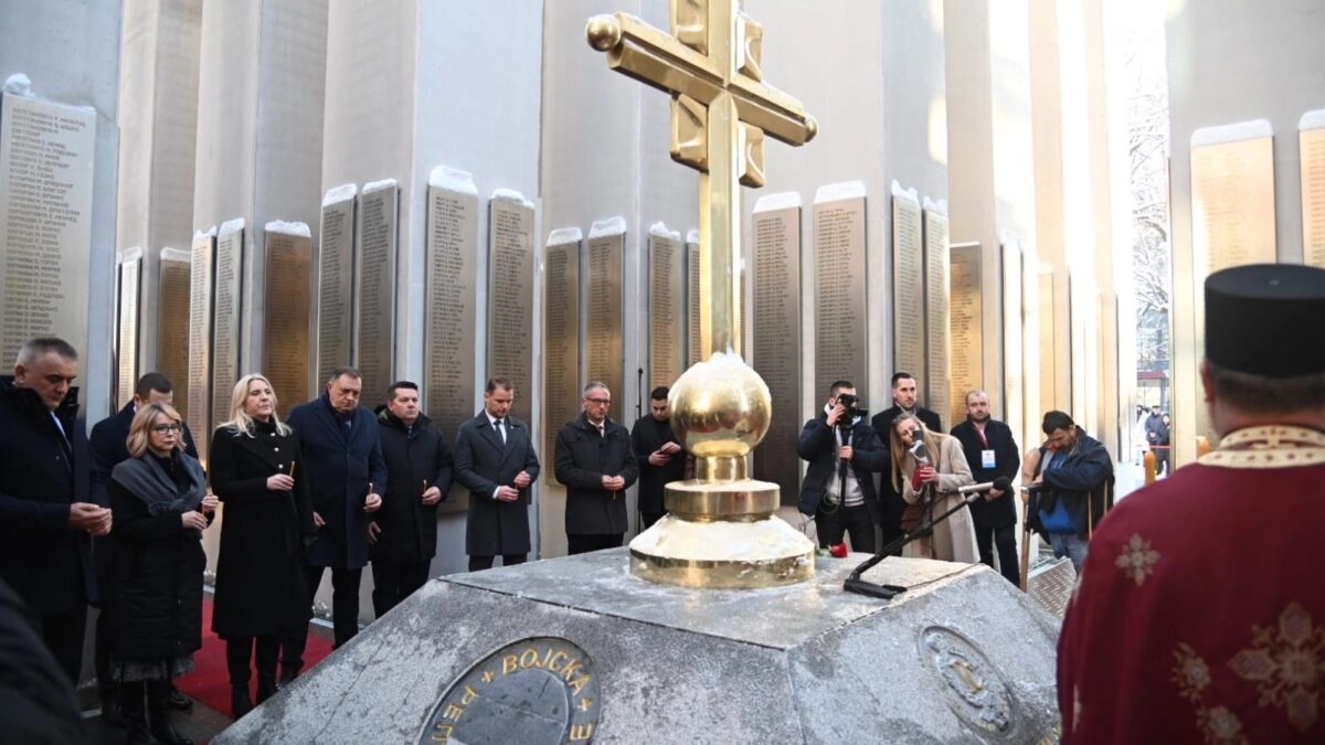 U Banjaluci otkriveno i osveštano Centralno spomen-obilježje